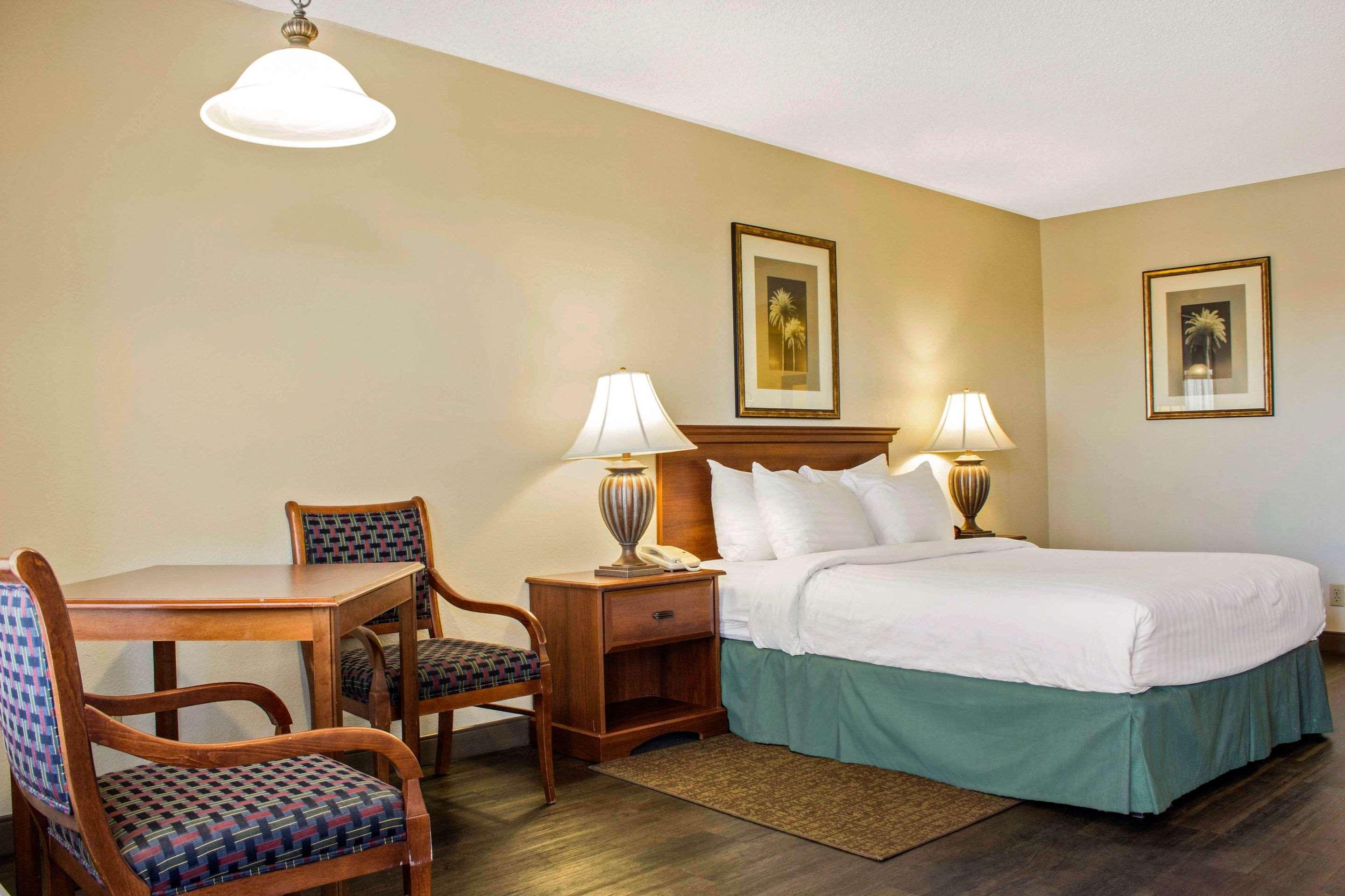 Quality Inn Benson I-10 Exit 304 Екстер'єр фото