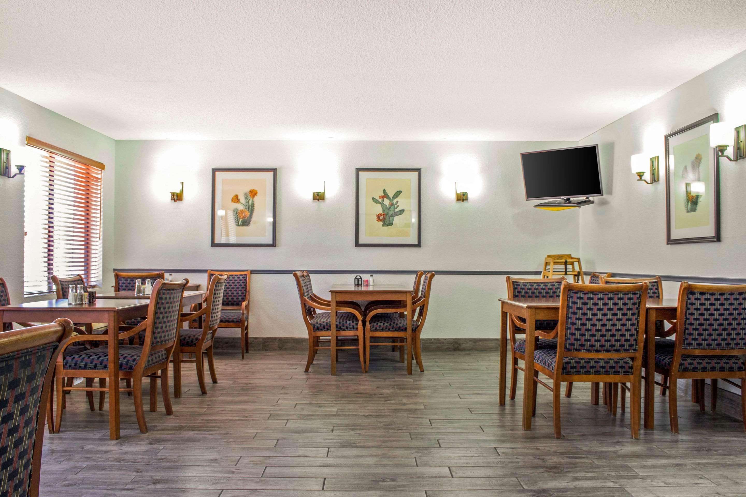 Quality Inn Benson I-10 Exit 304 Екстер'єр фото