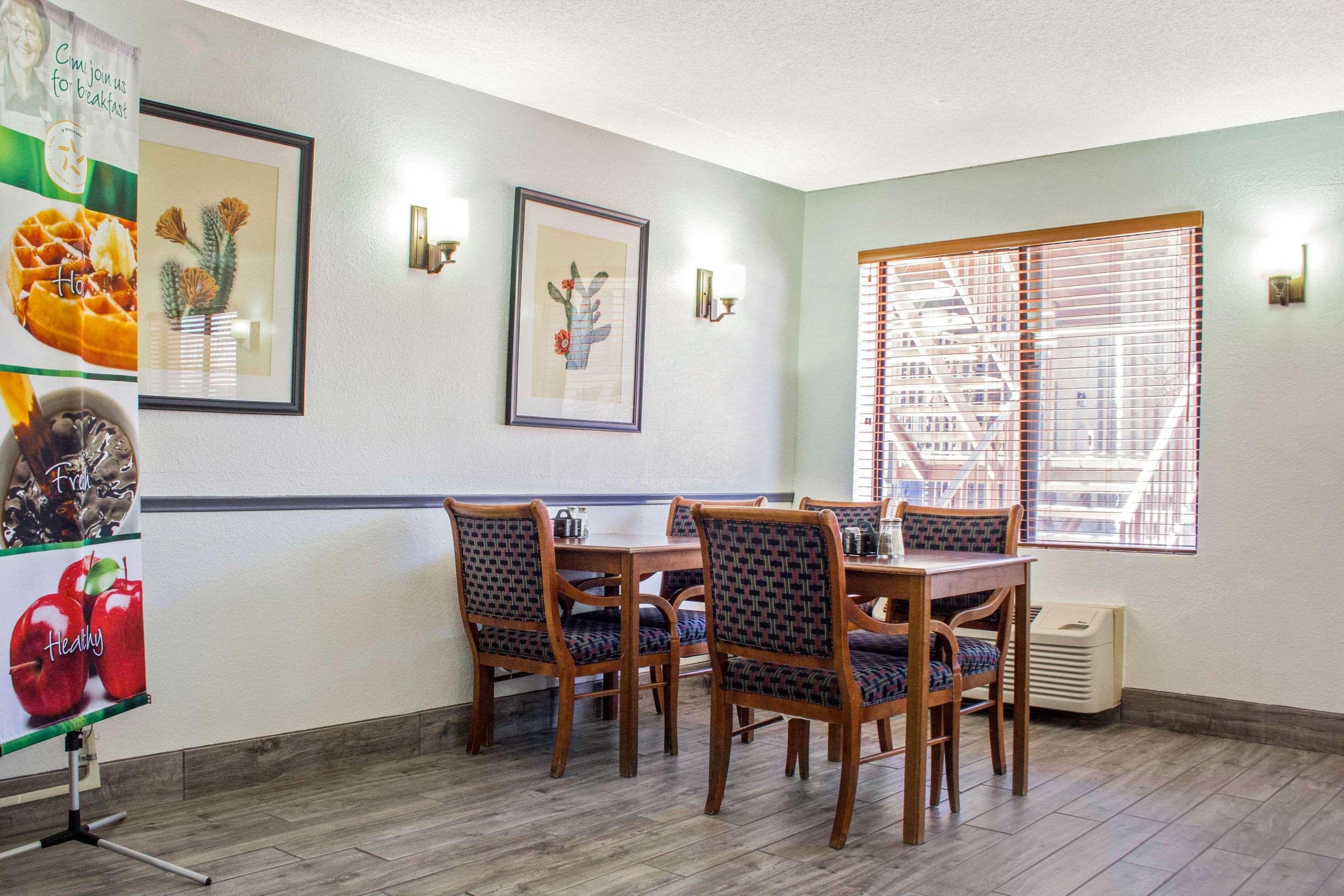 Quality Inn Benson I-10 Exit 304 Екстер'єр фото